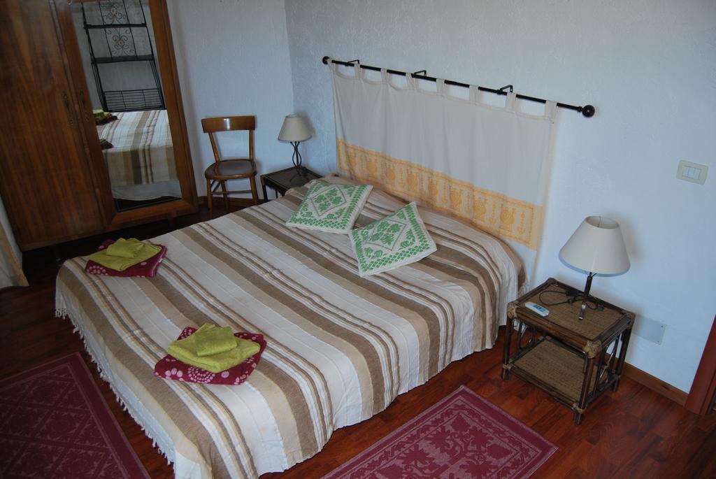 B&B Baddesalighes Bolotana ภายนอก รูปภาพ