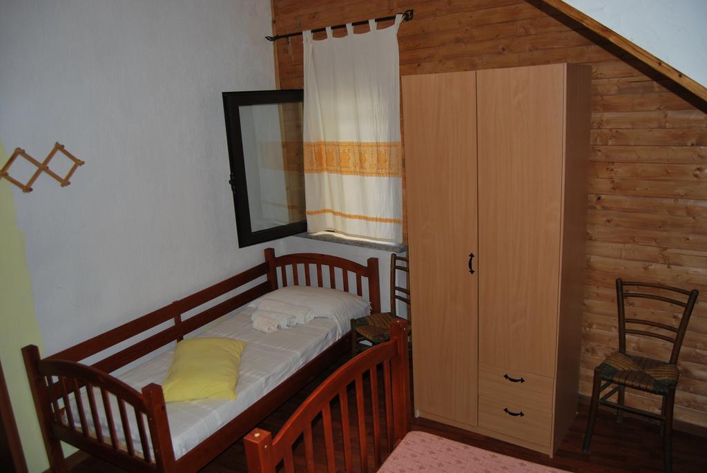 B&B Baddesalighes Bolotana ห้อง รูปภาพ